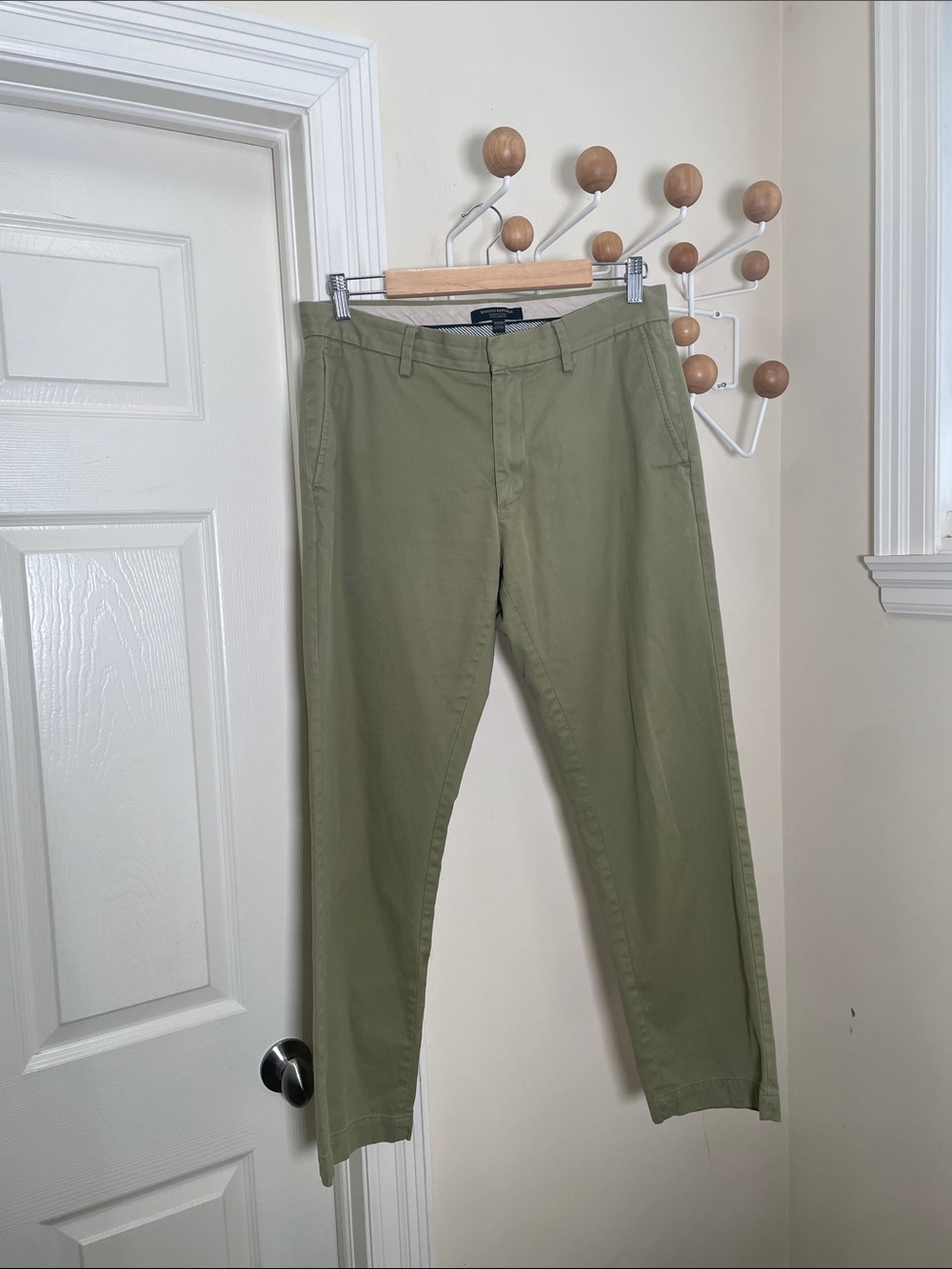 Banana Republic  Emerson Chino Pants Olive Green 32x30